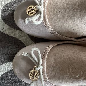 Tory Burch Chelsea Leather Bow Logo Ballet Flats